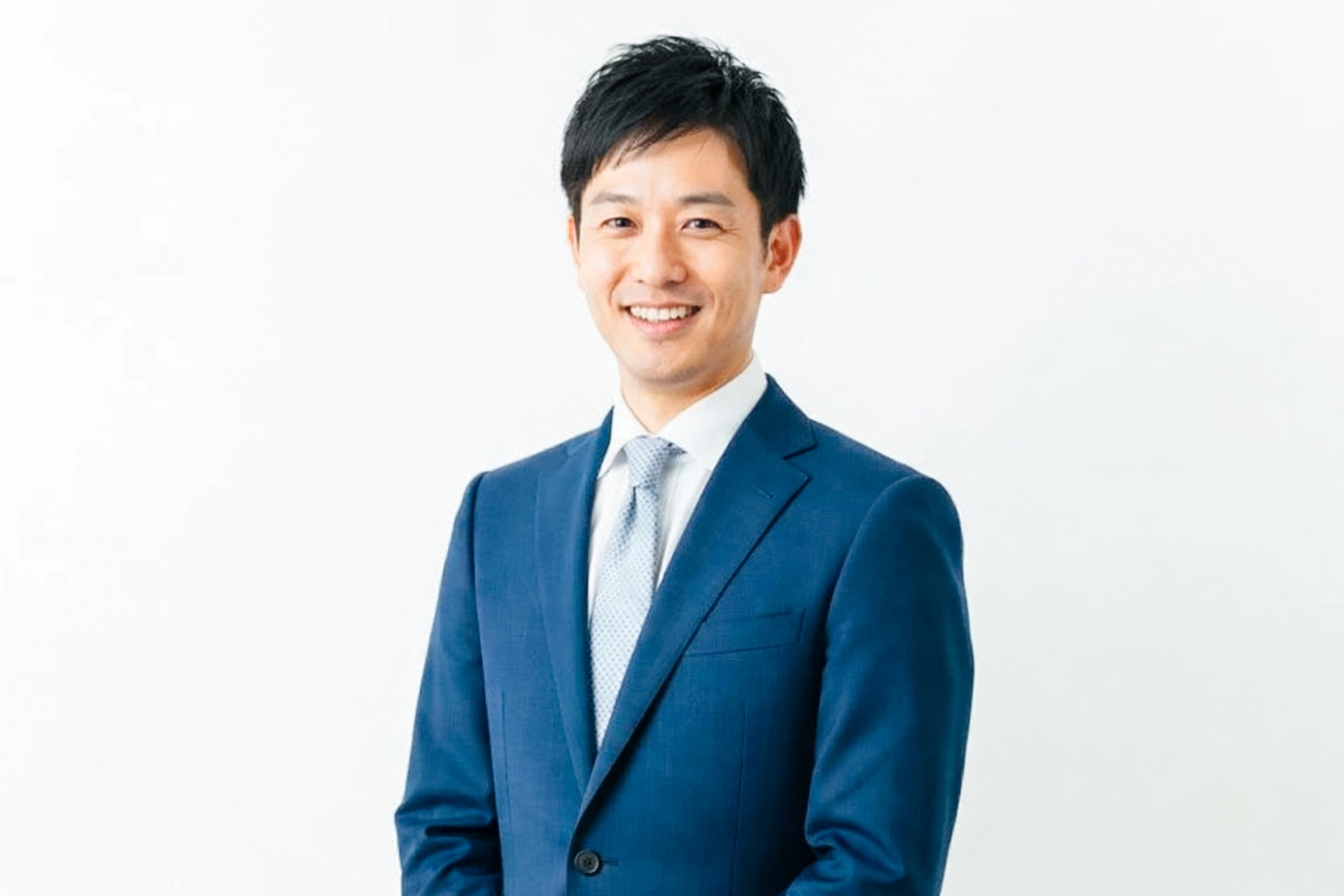 スーツ姿のビジネスプロフィール写真