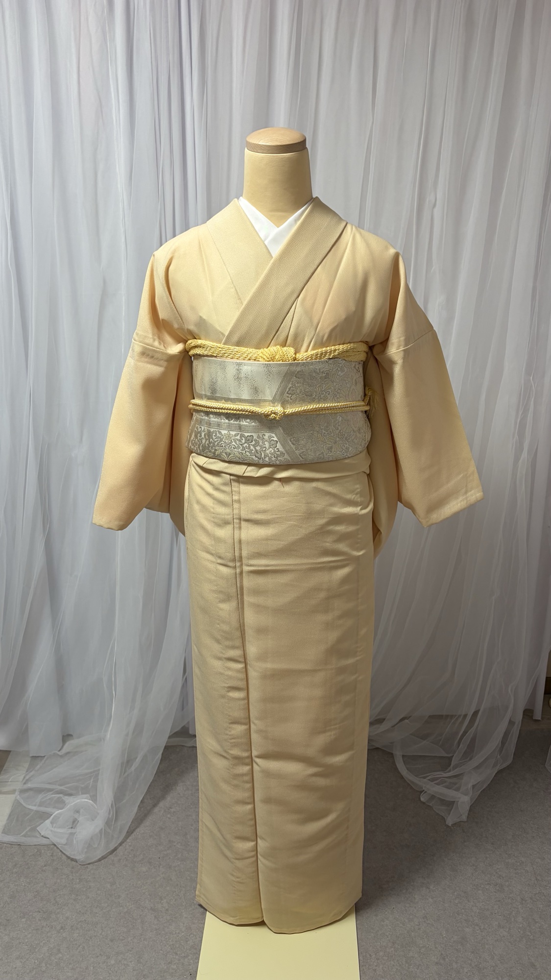 着物の正しい着姿（正面・全体）