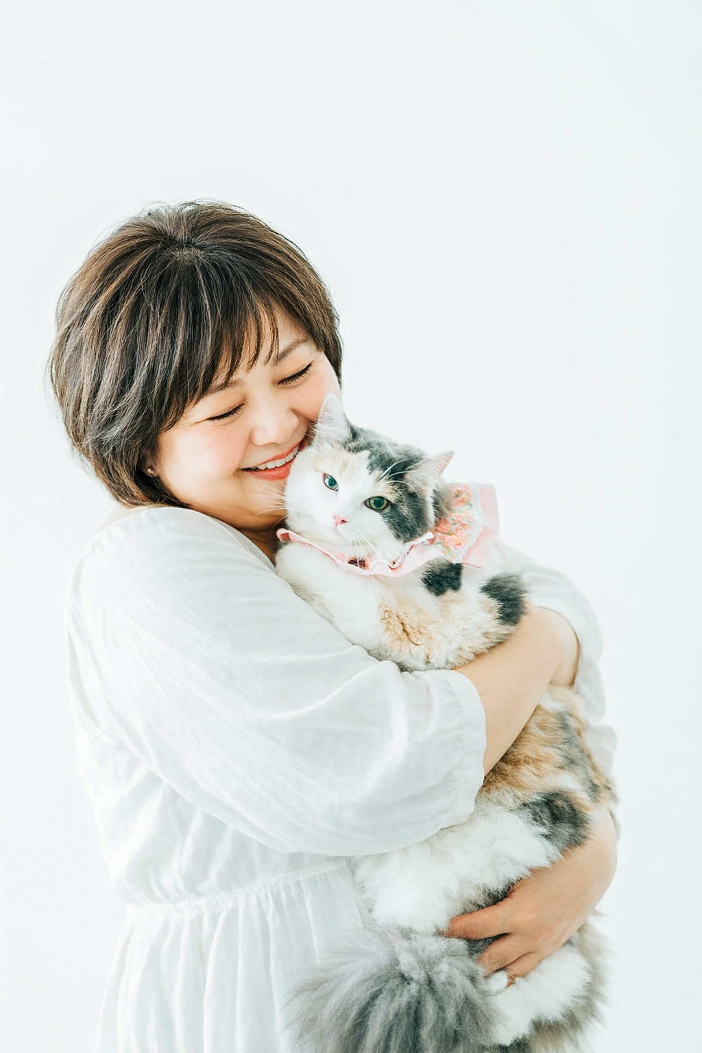 愛猫の三毛猫を連れて撮影した横浜のスタジオ写真