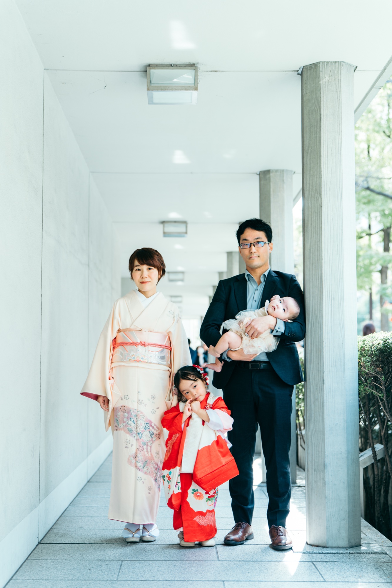 水天宮で撮影したお宮参りの赤ちゃんと七五三・3歳女の子のご家族写真